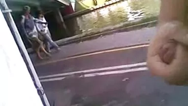 đức xech gai tình trên đường phố