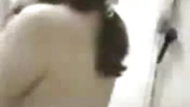 Lông gái Holly liếm ngón tay phim xech thu
